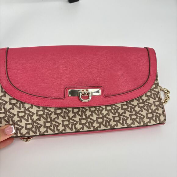 DKNY Signature Chain Clutch Shoulder Bag Chino Fabric Pink Lthr‎ 742315301 - Picture 3 of 10